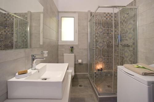 Ett badrum på Elia Sea View Apartment
