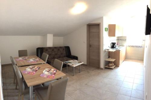 Η κουζίνα ή μικρή κουζίνα στο Apartmani B&B