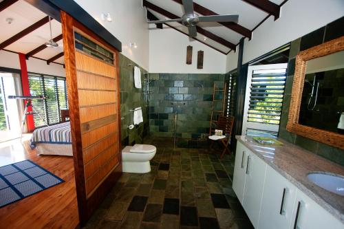 Phòng tắm tại Bedarra Beach House