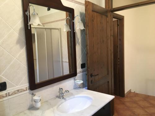 ห้องน้ำของ Appartamenti e Camere Il Poggio di D'Angeli Lidia