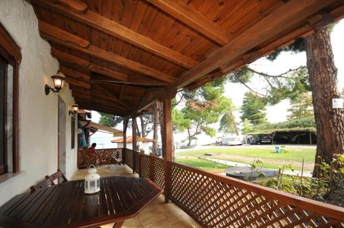 Κήπος έξω από το Haus Platanos Apartments & Bungalows by the Sea