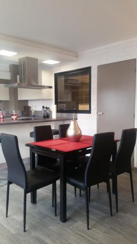 Photo de la galerie de l'établissement Appartement Capucine Plage, à La Ciotat