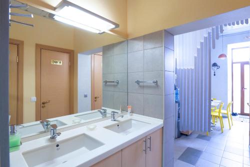 VladStar INN tesisinde bir banyo