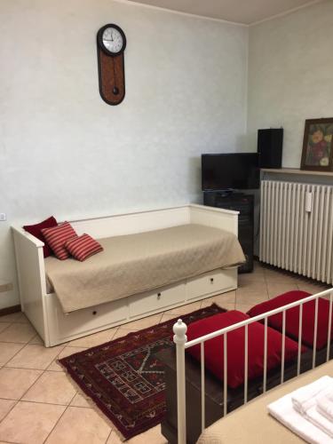 Ein Bett oder Betten in einem Zimmer der Unterkunft Rooms Villa Bergamo Airport