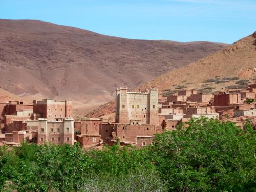 a village in the middle of a mountain at Kasbah Assafar in Kalaat MGouna