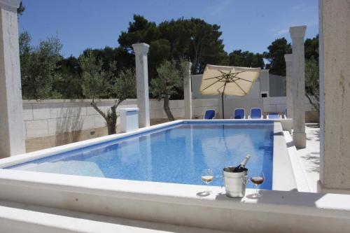 Villa Luce mit Pool