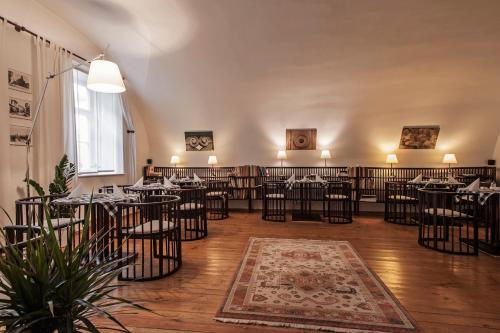 
A restaurant or other place to eat at Domus Henrici Boutique Hotel
