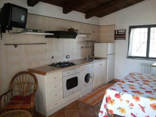 Köök või kööginurk majutusasutuses Villino Iolanda