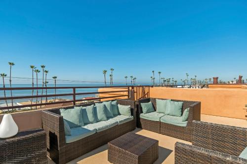 Ocean View Steps to Beach M-C – Photos 3