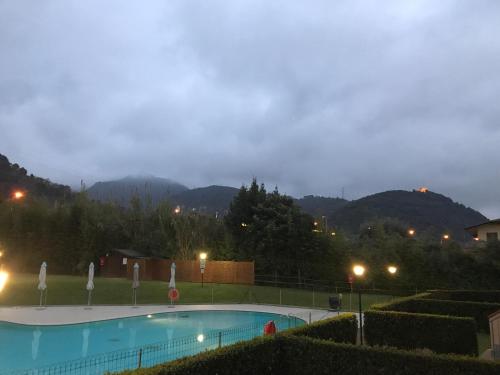 Nespecifikovaný výhled na hory nebo výhled na hory při pohledu z aparthotelu