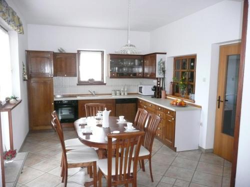 Η κουζίνα ή μικρή κουζίνα στο Villa Niceta