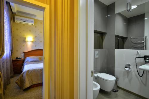 Ванная комната в Бутик-отель «Мегаполис»