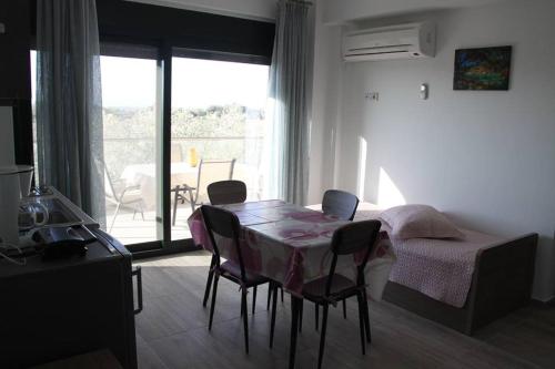 Gallery image of Anesis Luxury Apartments in Skala Sotiros