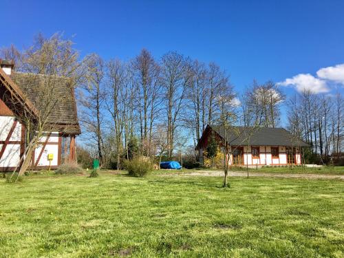 Das Gebäude in dem sich das Ferienhaus befindet