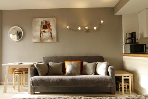 Anna & Pierre-Noel apartment.