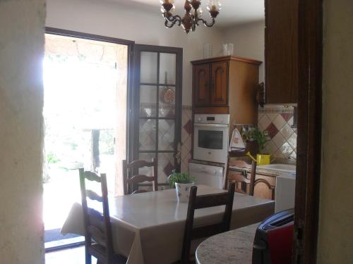 Dapur atau dapur kecil di Coatmeur brunette jean marie