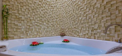 Photo de la galerie de l'établissement Souplex Le Lido - Design - Central - Close Croisette and Palais, à Cannes