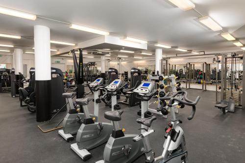 The fitness centre and/or fitness facilities at Hotell Fridhemsgatan