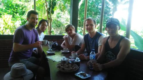 Επισκέπτες που μένουν στο Nitha Homestay