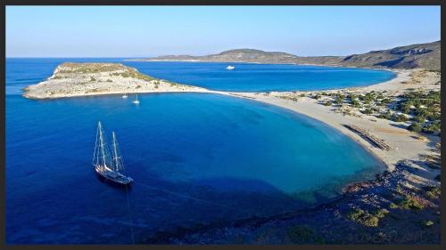 Gallery image of Eight Dimensions Capari Suites Elafonisos in Elafonisos