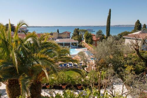Gallery image of Olivi Hotel & Natural Spa in Sirmione
