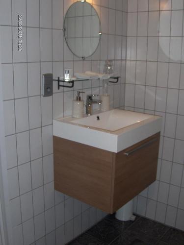 A bathroom at Wenceslas Cobergher Appartement II