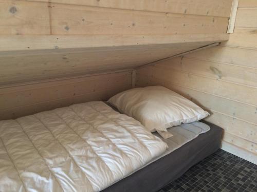 Vorbasse campingにあるベッド