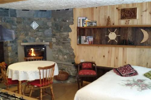 Postel nebo postele na pokoji v ubytování Taverna Semon