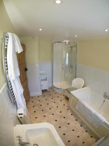 Ένα μπάνιο στο Firs Farm B&B