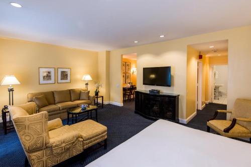 3 West Club Image