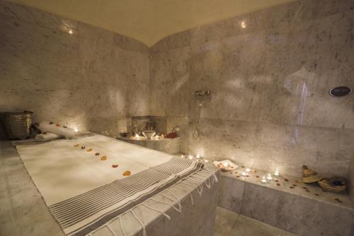 Koupelna v ubytování Riad Palais Blanc & Spa