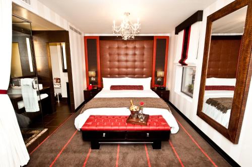 Katil atau katil-katil dalam bilik di Sanctuary Hotel New York