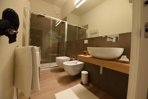 Salle de bains dans l'établissement Nicola's Luxury Rooms