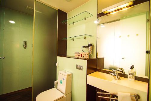Ett badrum på Dream Suites & Apartaments Almería
