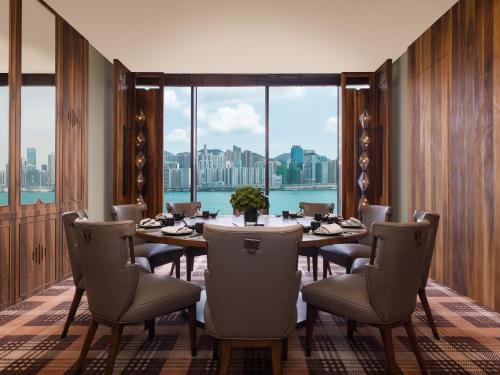 A restaurant or other place to eat at Kerry Hotel, Hong Kong