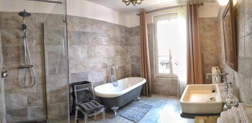 Kylpyhuone majoituspaikassa Le Jardin Des Erables