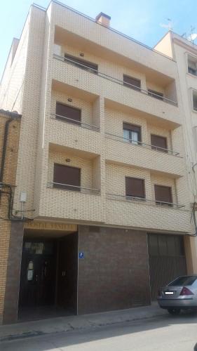 Guesthouse Hostal Venecia II, Monzón, Spain - Booking.com