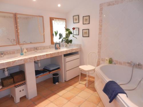 Ванна кімната в La Fenière aux Hirondelles
