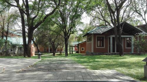 Gallery image of Eth Yahana Hotel in Kataragama