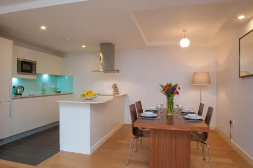 Cleyro Serviced Apartments - Finzels Reach photo 98