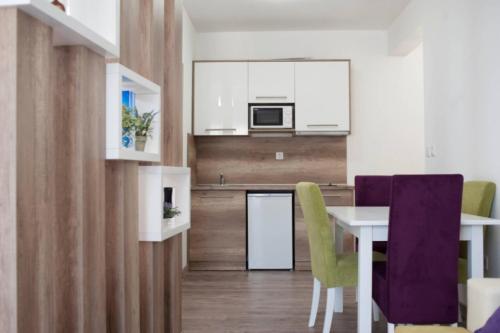 B&T Apartmentsにあるキッチンまたは簡易キッチン