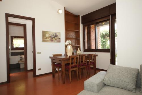 Foto Red House 4