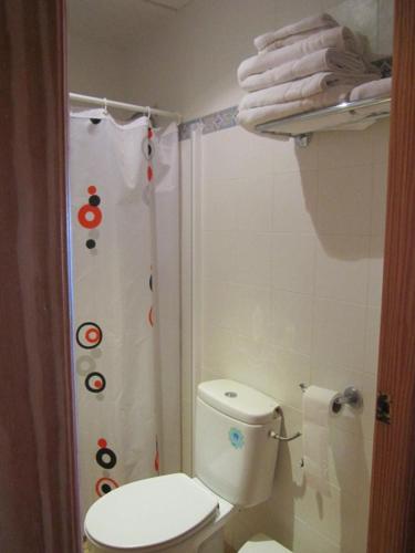 Koupelna v ubytování Hostal Masin