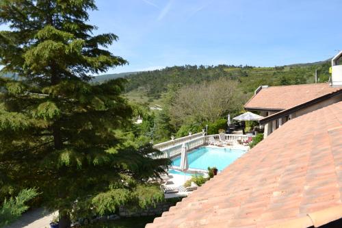 Gallery image of Logis Hôtel Le Vieil Amandier in Trigance
