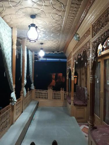 Gambar di galeri bagi heritage geneva house boat di Srinagar