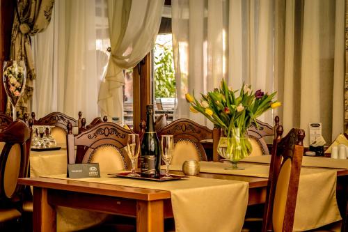 Foto dalla galleria di Hotel Marissa a Tăşnad