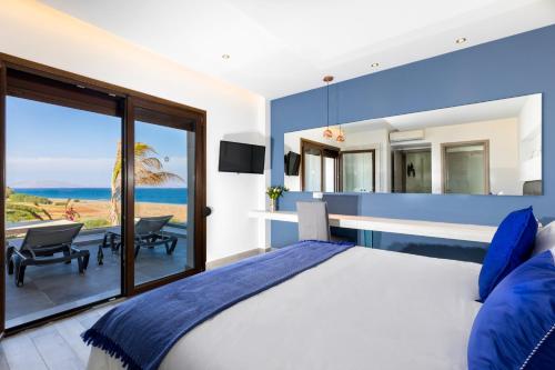 Gallery image of Antonoglou Beach Villas - Waterfront Luxury Retreat in Gennadi