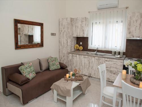 A seating area at Villa Elaia Mare