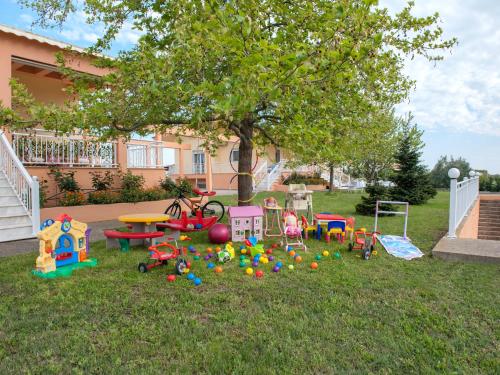Herní místnost nebo prostor pro děti v ubytování Villa Elaia Mare