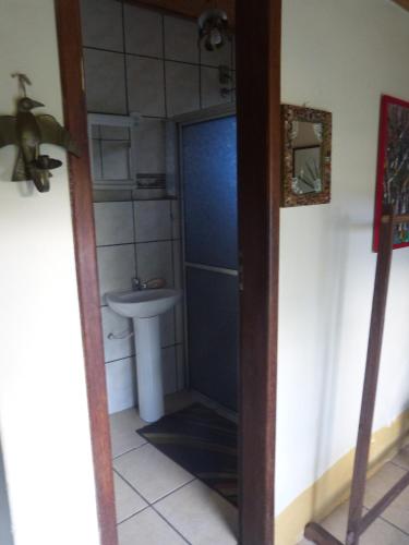 Ένα μπάνιο στο Pouso das Glicínias - B&B